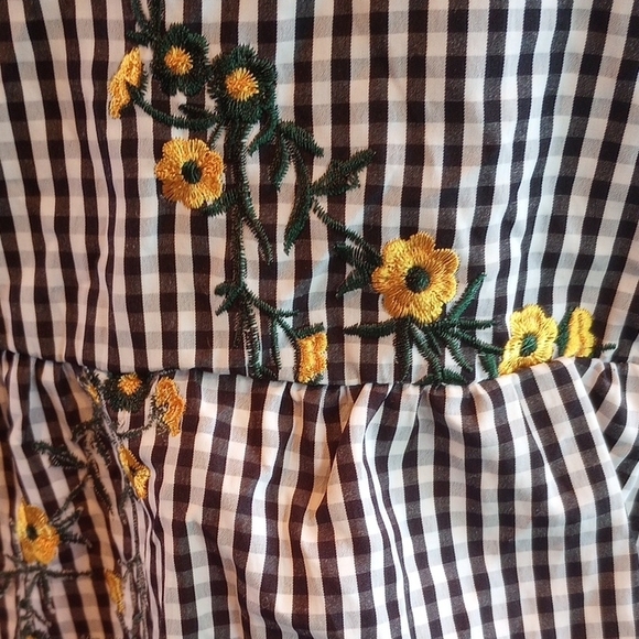 Gingham Floral Women's Top - Picture 3 of 3